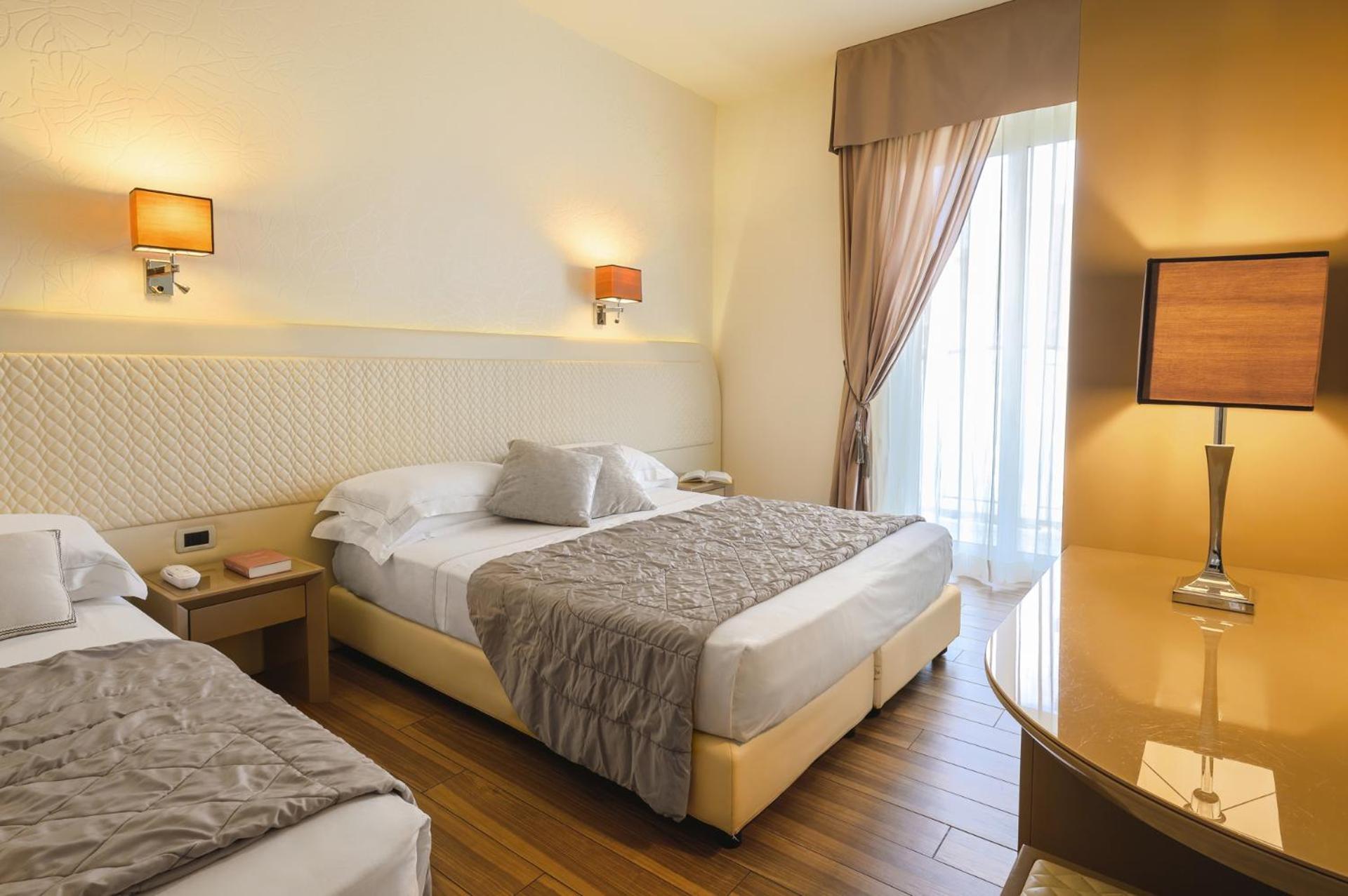 Hotel Alexander Milano Marittima Esterno foto
