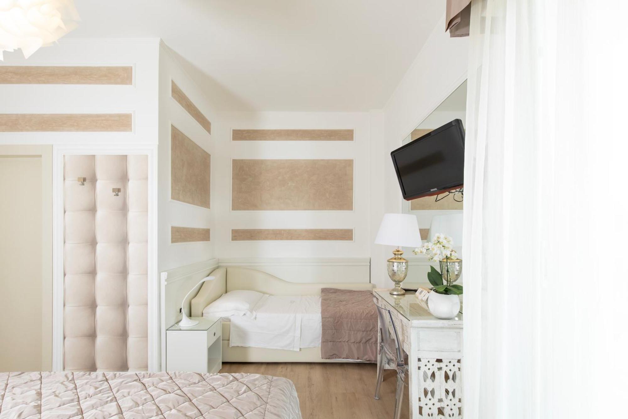 Hotel Alexander Milano Marittima Esterno foto