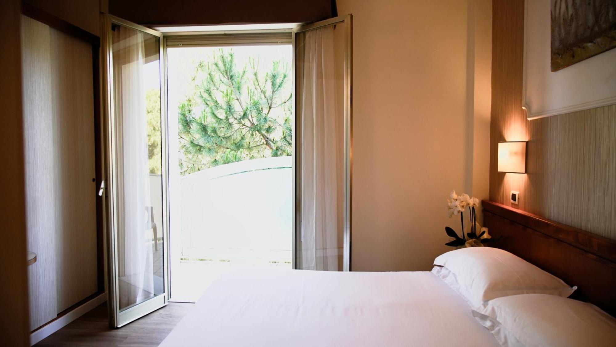 Hotel Alexander Milano Marittima Esterno foto