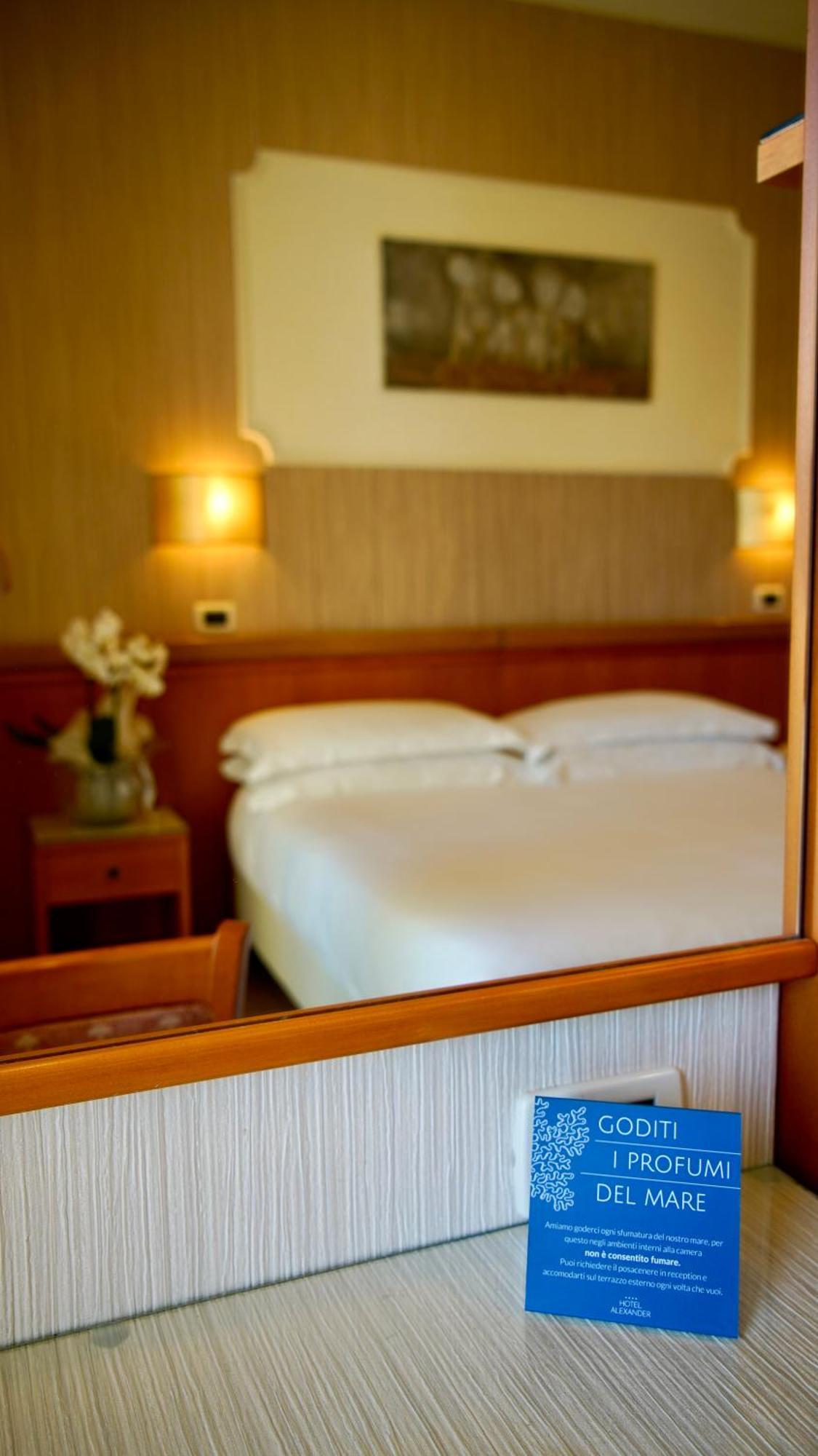 Hotel Alexander Milano Marittima Esterno foto