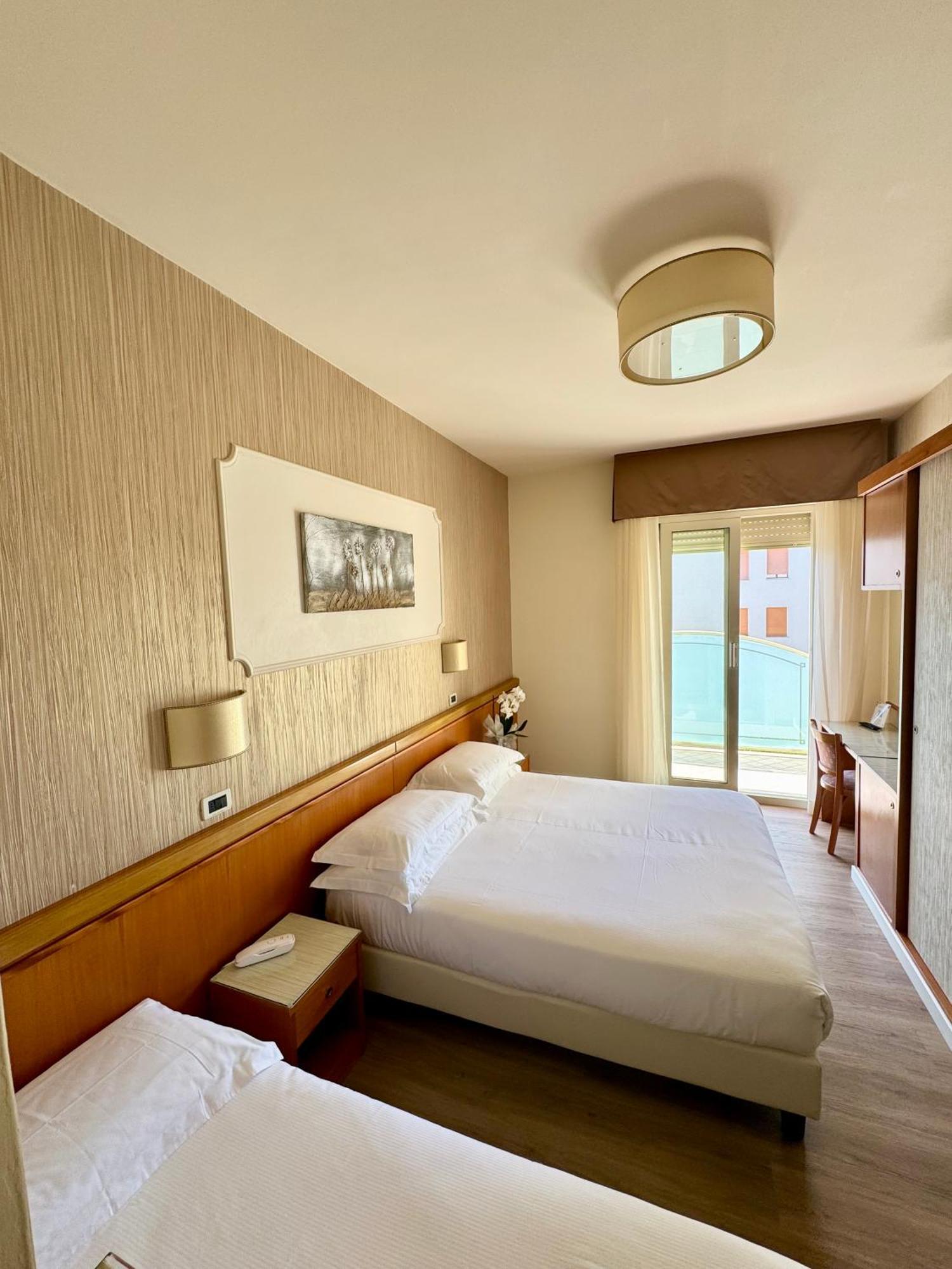 Hotel Alexander Milano Marittima Esterno foto