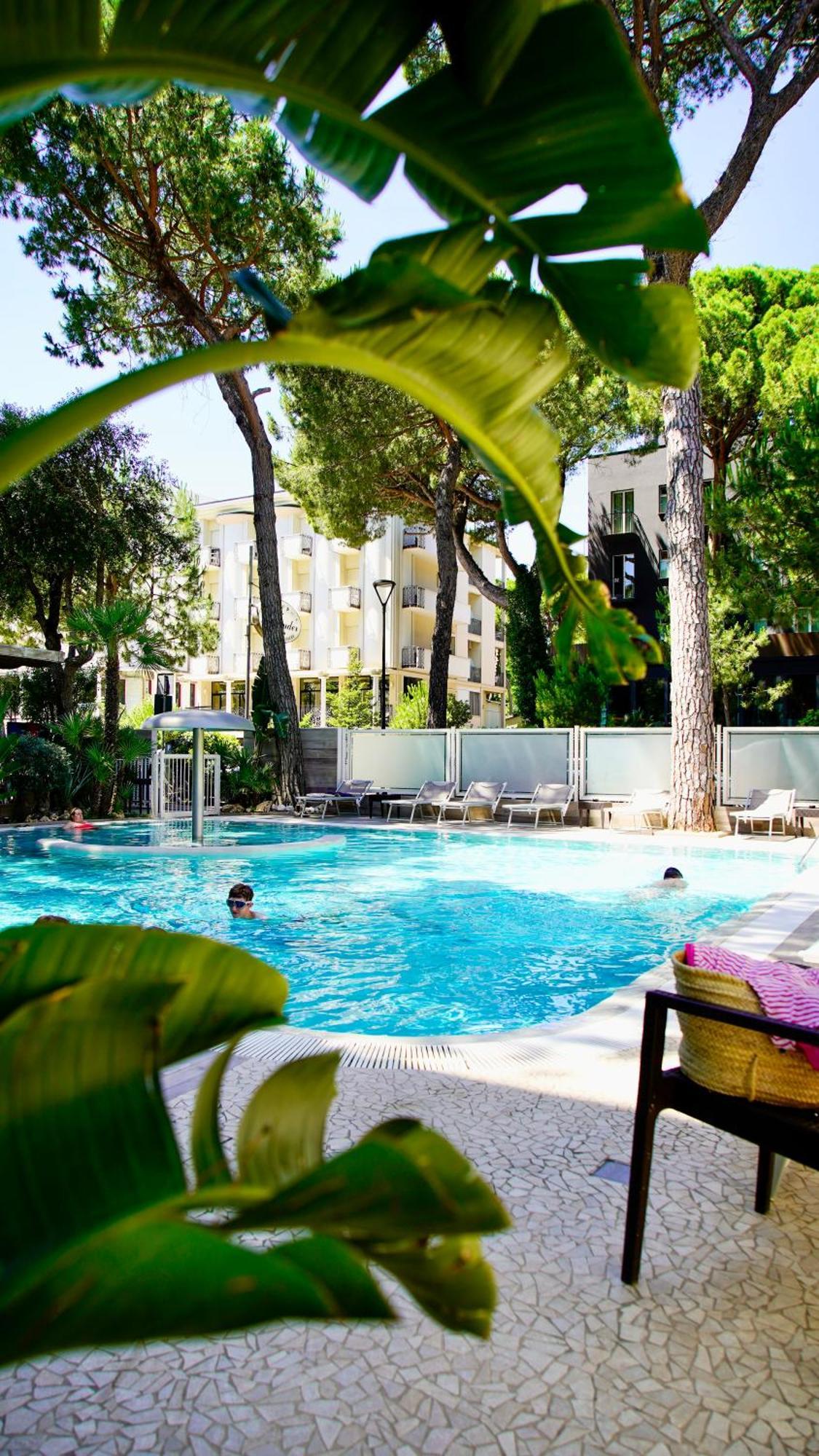 Hotel Alexander Milano Marittima Esterno foto