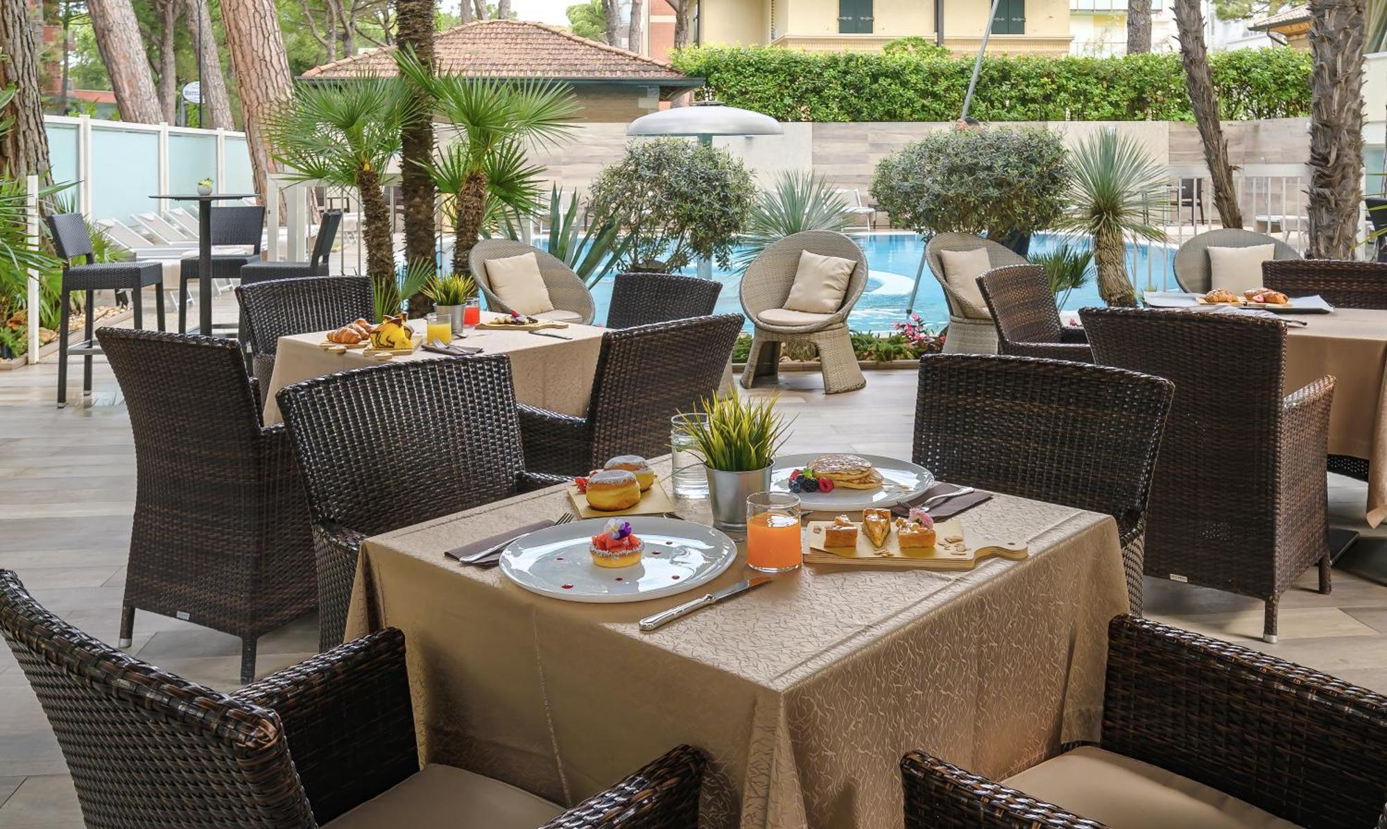 Hotel Alexander Milano Marittima Esterno foto