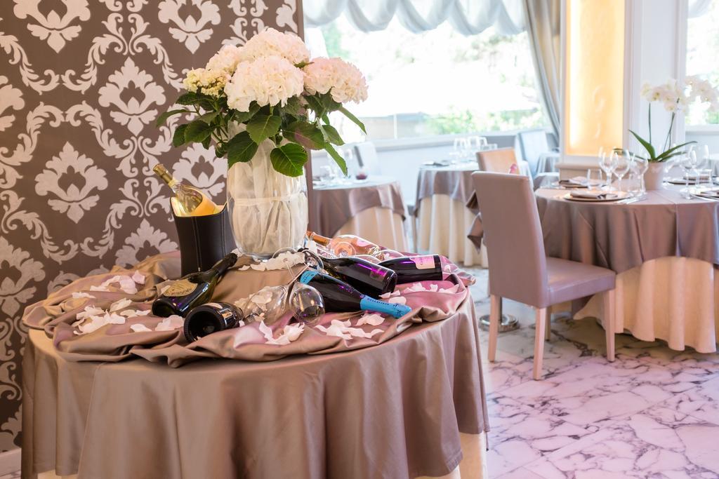 Hotel Alexander Milano Marittima Esterno foto