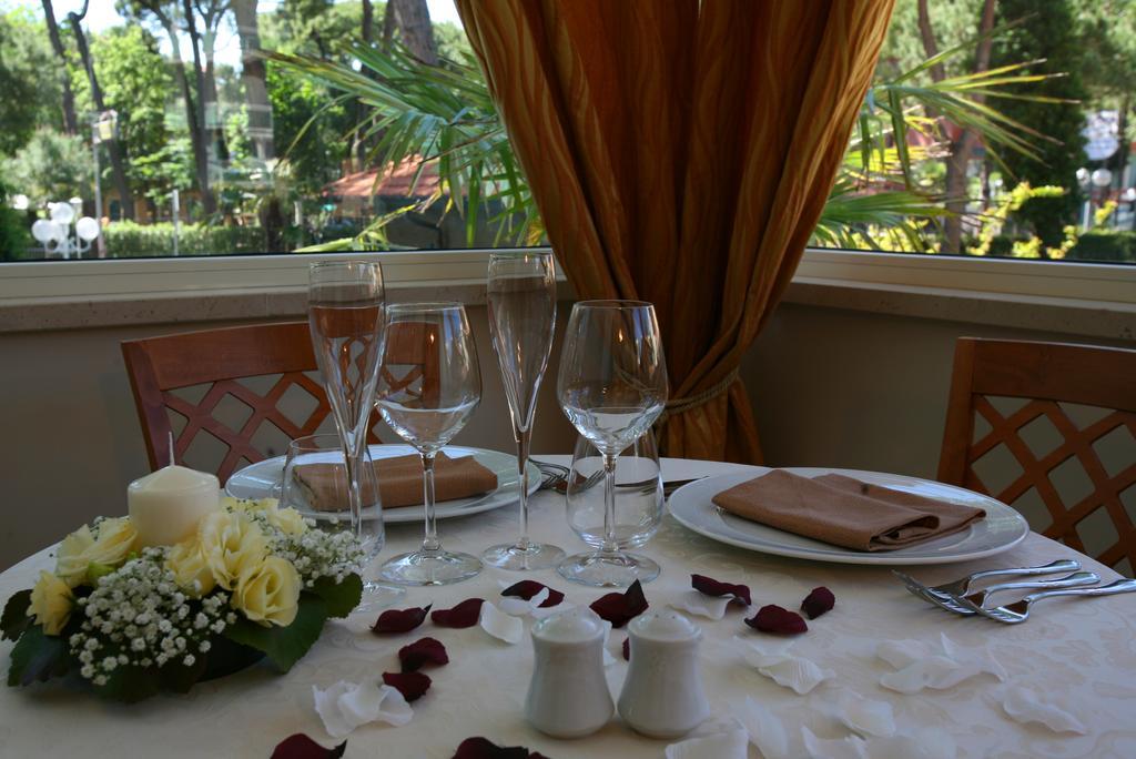 Hotel Alexander Milano Marittima Esterno foto